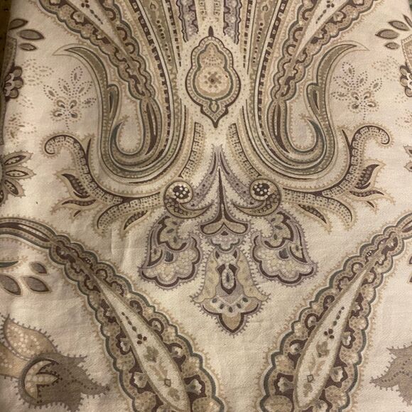 Hillcrest Bed Pillow Case Set - Picture 4 of 5